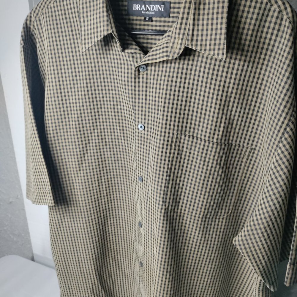 Brandini Short Sleeve XL Missing top Button